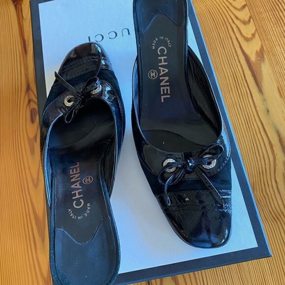 Chanel Black embellished Slide - Picture 1 of 4